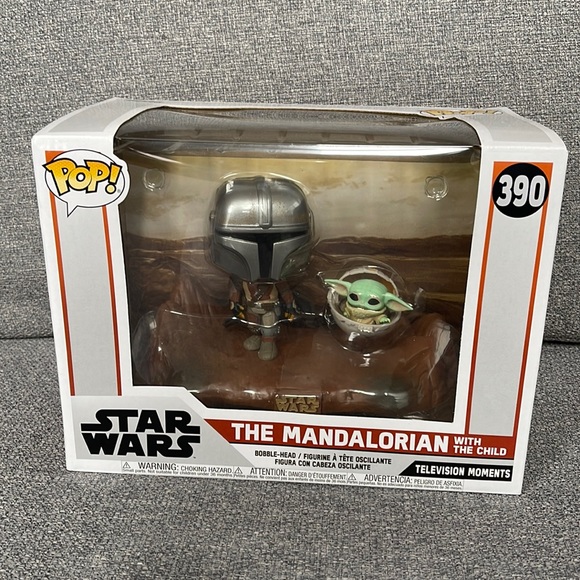 The Mandalorian with the Child bobble-head figurine 390